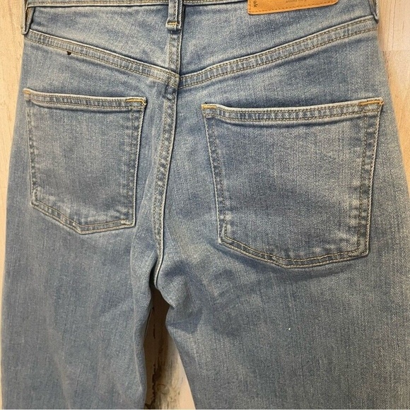 Frank & Oak Cyndi Straight Leg Jeans- Medium Wash size 24 - Picture 4 of 9